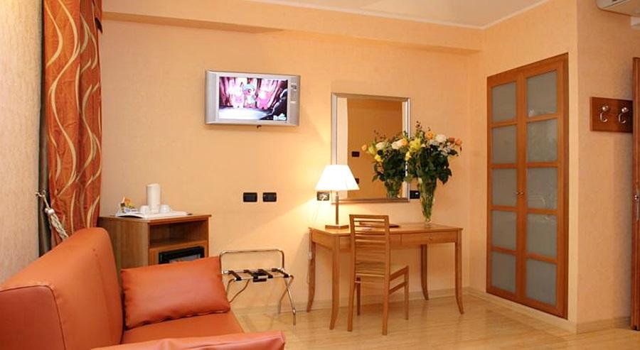Hotel Continental Turin Room photo